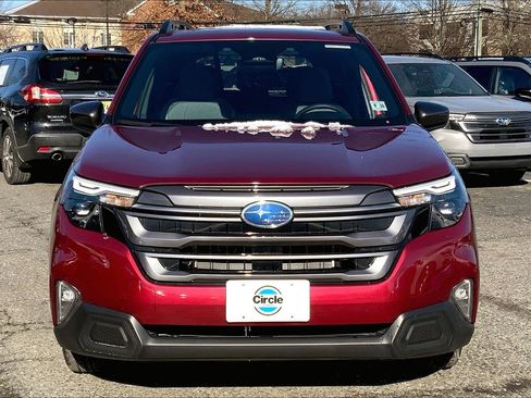 Certified 2025 Subaru Forester Premium image 3