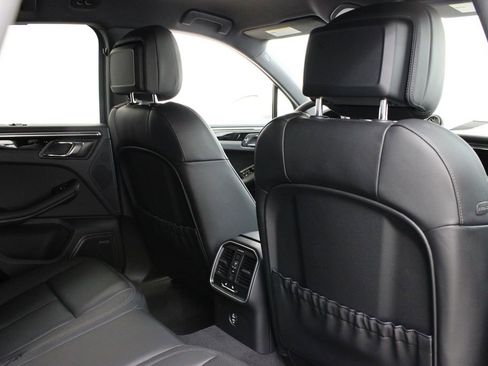 New 2026 Porsche Macan image 28