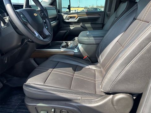 Certified 2024 Chevrolet Silverado 2500 High Country w/ High Country Premium Package image 9