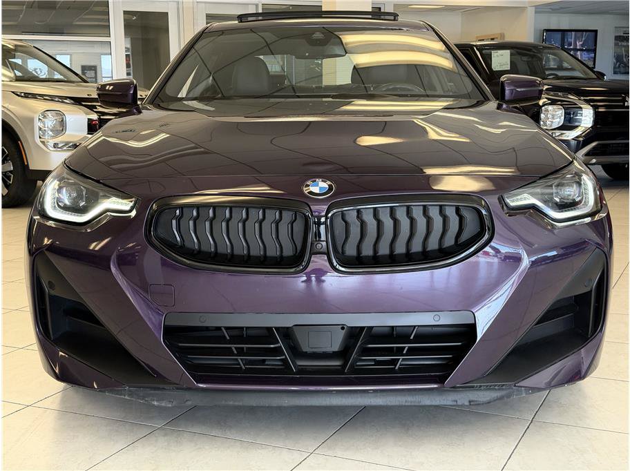 Used 2024 BMW 230i Coupe w/ Premium Package RWD image 2