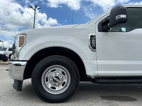 Used 2018 Ford F250 XL w/ Power Equipment Group RWD image 5