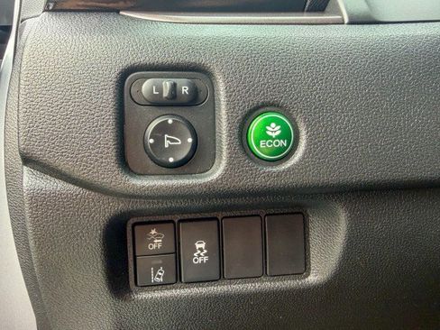 Used 2022 Honda Pilot Sport image 14