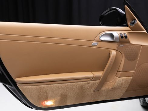 Used 2010 Porsche 911 Carrera RWD image 40