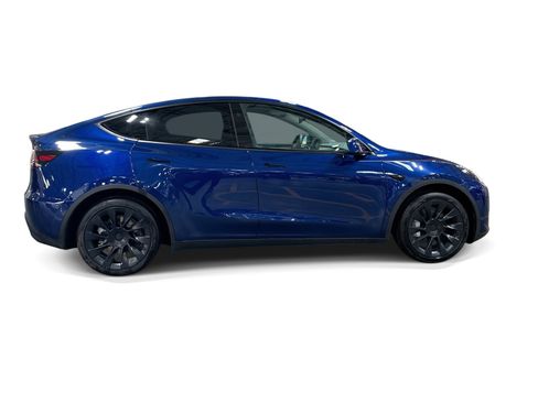 Certified 2023 Tesla Model Y Long Range AWD/4WD image 7