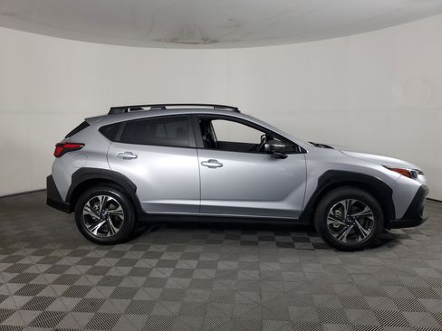 Used 2025 Subaru Crosstrek 2.0i Premium AWD/4WD image 3