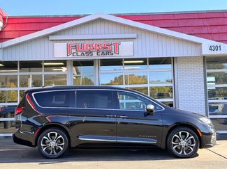 Used 2021 Chrysler Pacifica Pinnacle video 2