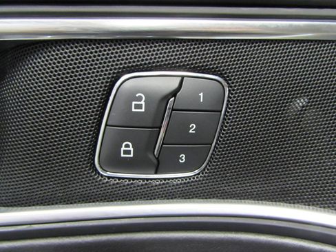 Used 2018 Ford Explorer Platinum AWD/4WD image 21