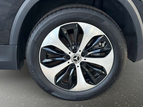 Used 2025 Mercedes-Benz GLA 250 4MATIC image 17