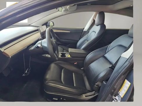 Used 2022 Tesla Model 3 Standard Range RWD image 5