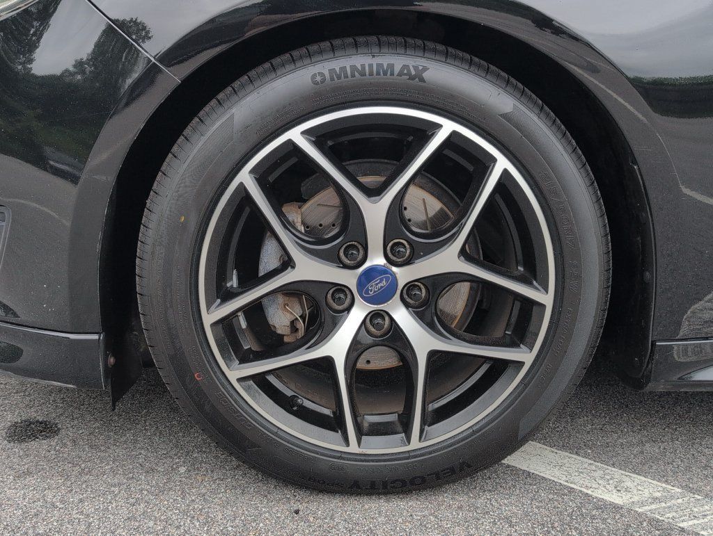 Used 2016 Ford Focus SE w/ SE Sport Package FWD image 7
