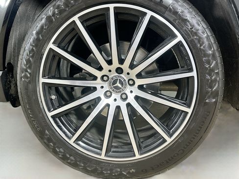 Used 2024 Mercedes-Benz GLS 580 4MATIC image 40