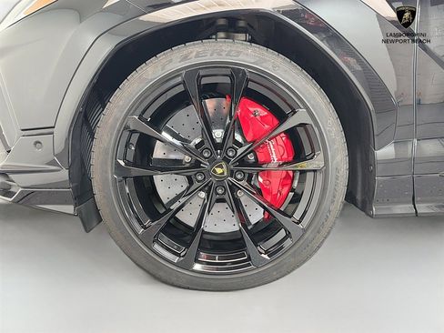 Used 2024 Lamborghini Urus S AWD/4WD image 29