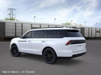 New 2026 Lincoln Navigator Reserve w/ Jet Appearance Package