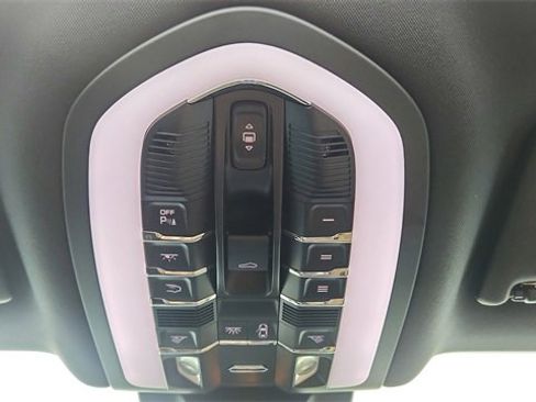 Used 2019 Porsche Macan S image 57