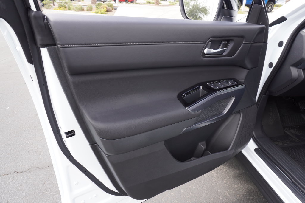 Certified 2026 Nissan Pathfinder SL AWD/4WD image 15