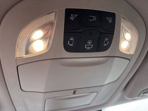 Used 2020 Chrysler Voyager Lxi image 28