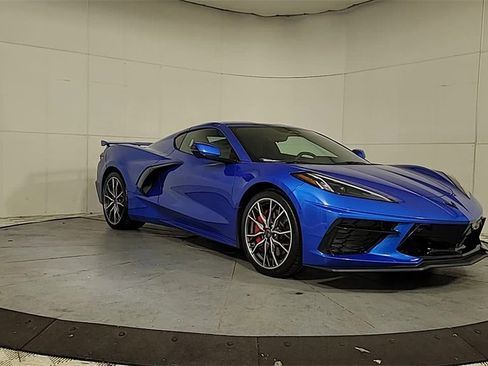 Used 2025 Chevrolet Corvette Stingray Premium Cpe w/ Z51 Performance Package image 2