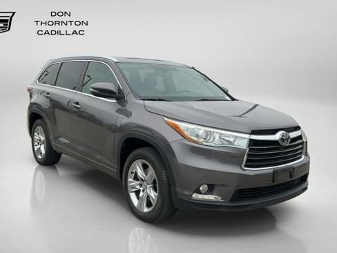 Used 2015 Toyota Highlander Limited Platinum FWD image 7