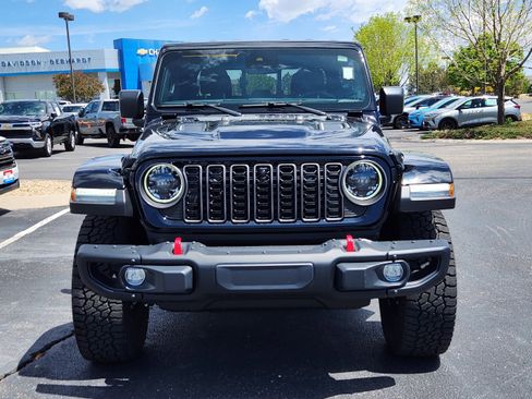 Used 2024 Jeep Gladiator Rubicon AWD/4WD image 5