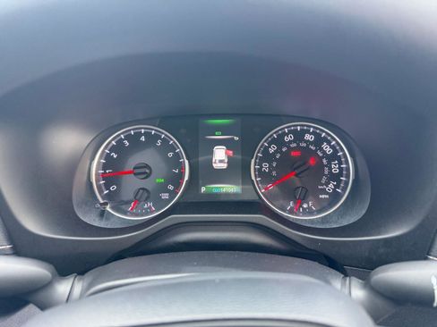 Used 2019 Toyota RAV4 LE image 16