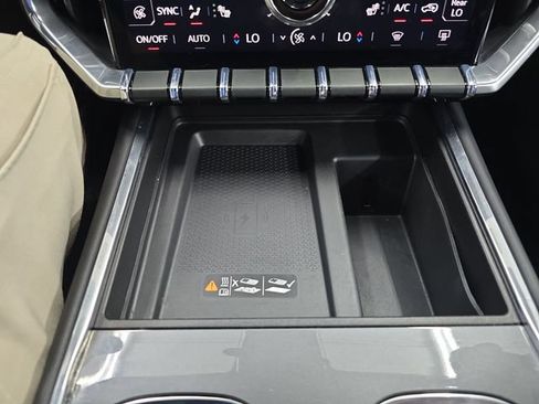 Certified 2025 GMC Acadia Elevation AWD/4WD image 21