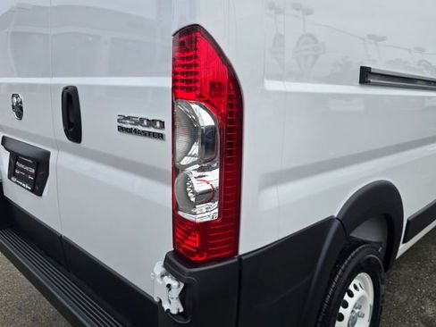 Used 2025 RAM ProMaster 2500 w/ Storage Group image 28