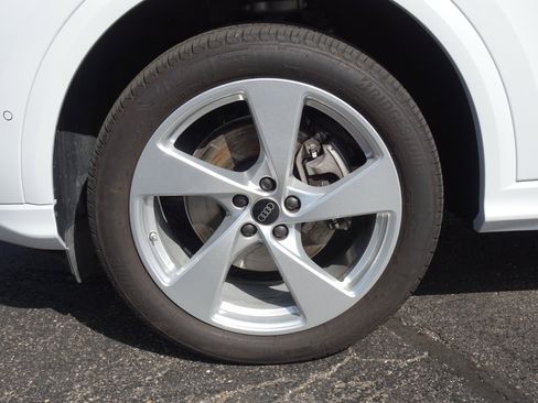Certified 2025 Audi Q5 Premium Plus w/ Premium Plus AWD/4WD image 8