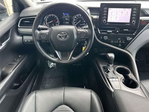 Used 2024 Toyota Camry SE image 17