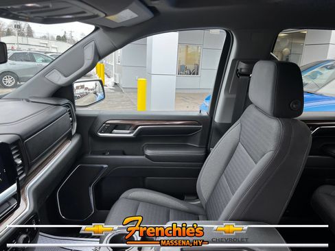 Used 2023 Chevrolet Silverado 1500 LT AWD/4WD image 17