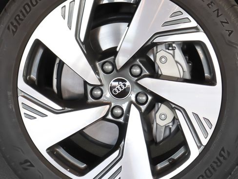 Certified 2025 Audi Q6 e-tron Premium w/ Convenience Package image 7