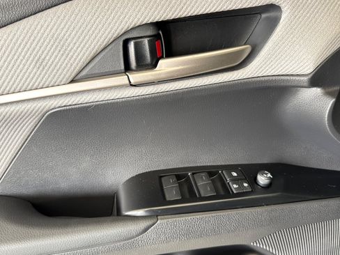 Used 2025 Toyota Camry SE FWD image 10