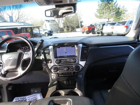 Used 2019 Chevrolet Suburban LT image 29