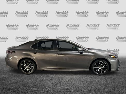 Used 2024 Toyota Camry SE w/ Cold Weather Package FWD image 11