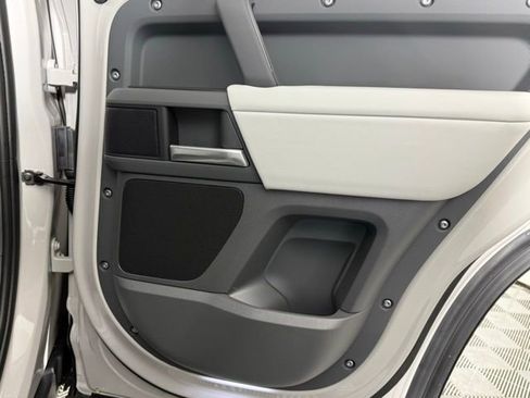 New 2026 Land Rover Defender 110 X-Dynamic SE AWD/4WD image 28