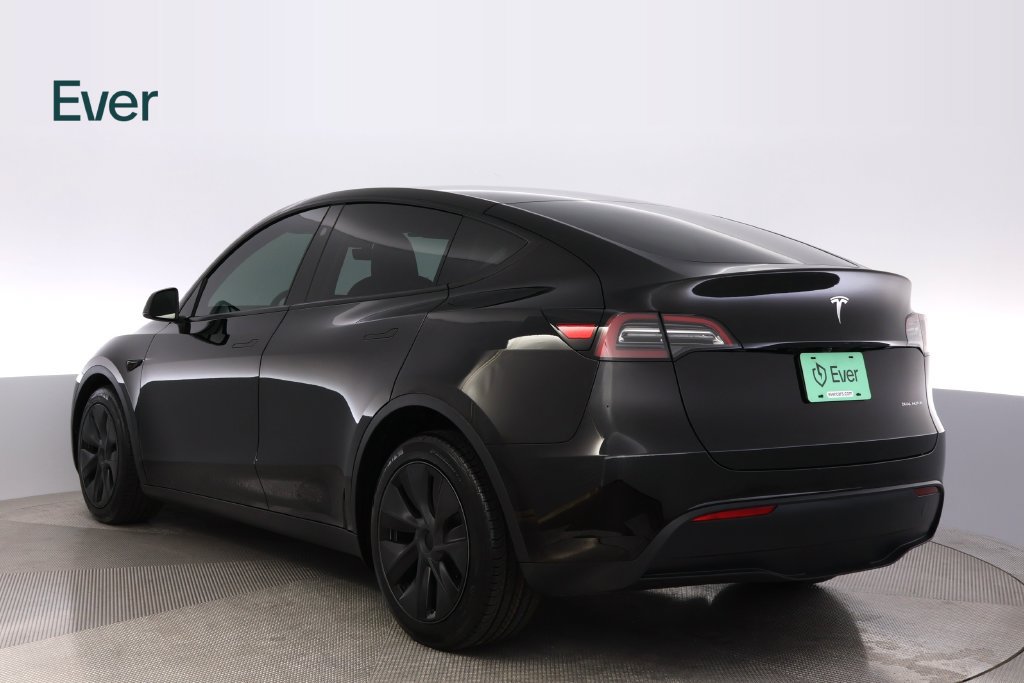 Used 2024 Tesla Model Y Long Range AWD/4WD image 17