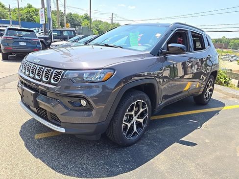 Certified 2024 Jeep Compass Limited AWD/4WD image 6