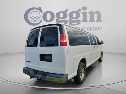 Used 2018 Chevrolet Express 3500 LT w/ LT Preferred Equipment Group RWD image 9