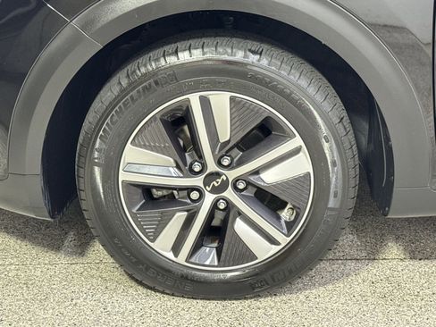 Used 2022 Kia Niro LXS FWD image 24