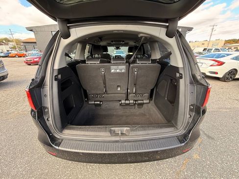 Used 2023 Honda Odyssey Elite image 13