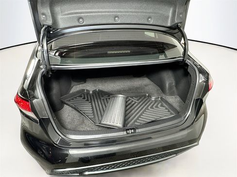 Used 2021 Toyota Corolla SE w/ SE Premium Package image 22