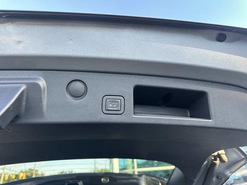 Used 2025 Chevrolet Equinox LT w/ Convenience Package II FWD image 15
