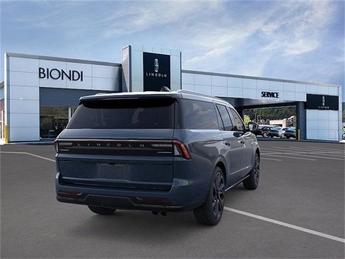 New 2026 Lincoln Navigator L Reserve AWD/4WD image 8