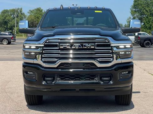 Used 2025 RAM 2500 Laramie AWD/4WD image 40
