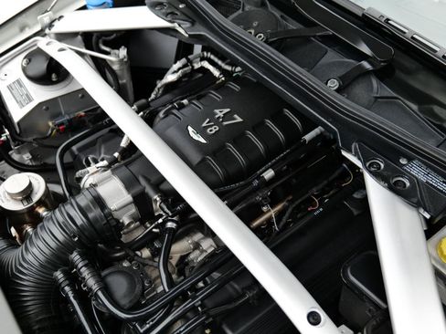 Used 2015 Aston Martin V8 Vantage S RWD image 49