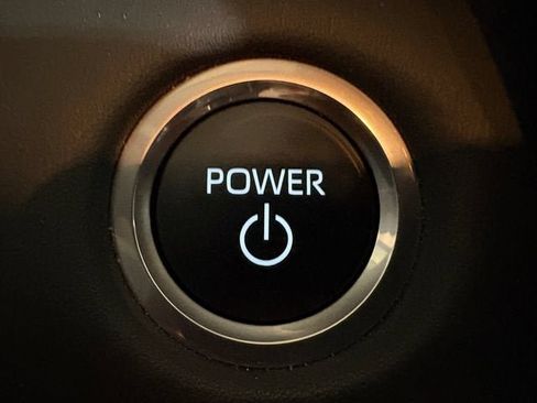 Used 2024 Toyota Highlander XLE AWD/4WD image 20