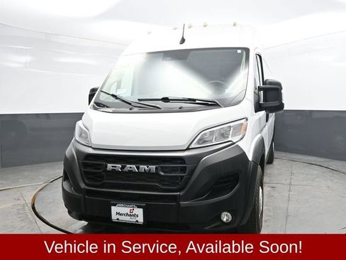 Used 2024 RAM ProMaster 2500 w/ Convenience Group FWD image 2