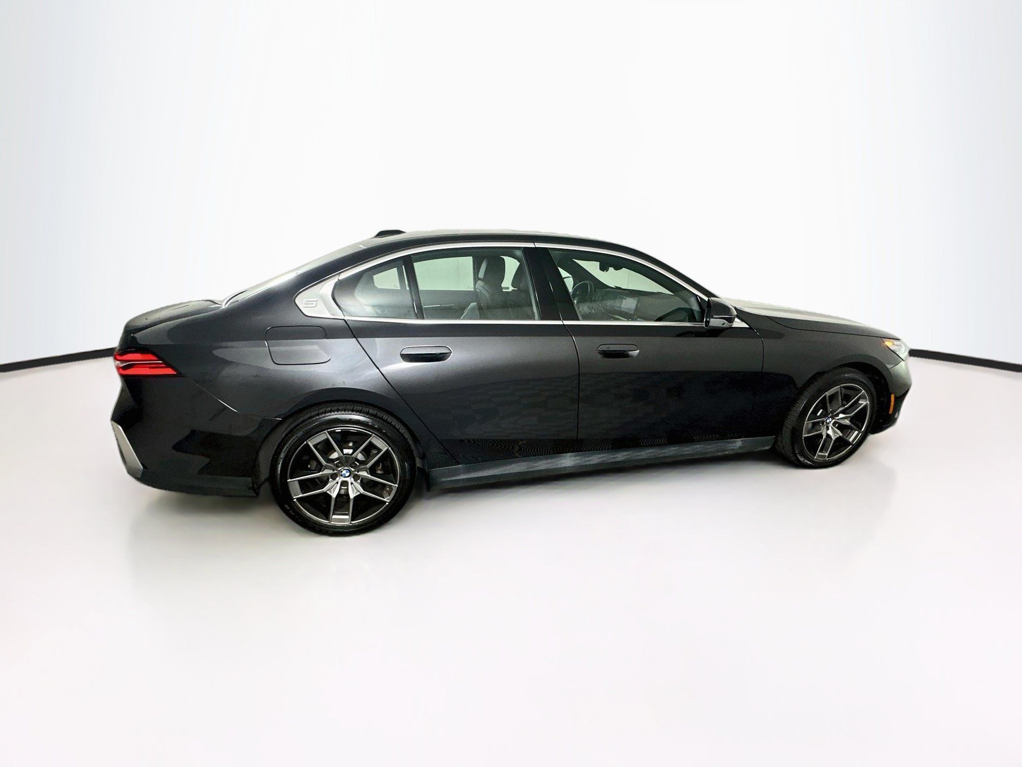 Used 2026 BMW 530i RWD image 10