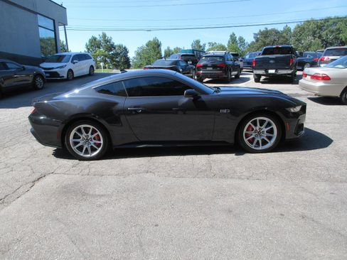 Used 2024 Ford Mustang GT Premium RWD image 6