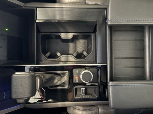 Certified 2024 Toyota Sequoia Platinum image 19