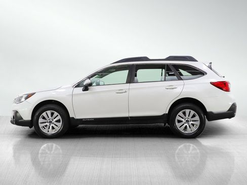 Used 2019 Subaru Outback 2.5i Premium AWD/4WD image 2